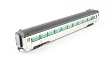Load image into Gallery viewer, HO Multimedia Assembled Kit NH - New Haven 64-Seat Coach 14-Seat Smoker Car #8617
