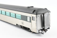 Load image into Gallery viewer, HO Multimedia Assembled Kit NH - New Haven 64-Seat Coach 14-Seat Smoker Car #8617