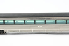 Load image into Gallery viewer, HO Multimedia Assembled Kit NH - New Haven 64-Seat Coach 14-Seat Smoker Car #8617