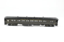 Load image into Gallery viewer, HO Brass Oriental Limited GN - Great Northern Heavyweight Coach CP No. 995