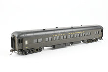 Load image into Gallery viewer, HO Brass Oriental Limited GN - Great Northern Heavyweight Coach CP No. 995