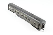 Load image into Gallery viewer, HO Brass Oriental Limited GN - Great Northern Heavyweight Coach CP No. 995