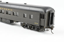 Load image into Gallery viewer, HO Brass Oriental Limited GN - Great Northern Heavyweight Coach CP No. 995