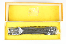 Load image into Gallery viewer, HO Brass Oriental Limited GN - Great Northern Heavyweight Coach CP No. 995