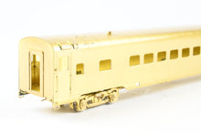 Load image into Gallery viewer, HO Brass Oriental Limited GN - Great Northern Lightweight Coach Nos. 1215-1220 Skirted