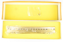 Load image into Gallery viewer, HO Brass Oriental Limited GN - Great Northern Lightweight Coach Nos. 1215-1220 Skirted