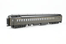 Load image into Gallery viewer, HO Brass CON Oriental Limited GN - Great Northern Modernized Heavyweight First Class Coach CP No. 960 1935 Empire Builder