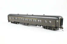 Load image into Gallery viewer, HO Brass Oriental Limited GN - Great Northern Heavyweight Coach CP No. 993