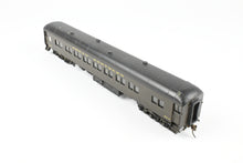 Load image into Gallery viewer, HO Brass Oriental Limited GN - Great Northern Heavyweight Coach CP No. 993
