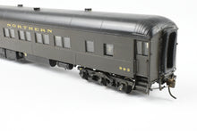 Load image into Gallery viewer, HO Brass Oriental Limited GN - Great Northern Heavyweight Coach CP No. 993