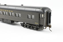 Load image into Gallery viewer, HO Brass Oriental Limited GN - Great Northern Heavyweight Coach CP No. 993