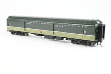 Load image into Gallery viewer, HO Brass W&R Enterprises NP - Northern Pacific Baggage Car Factory Painted "Loewy" No. 1505