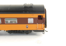 Load image into Gallery viewer, HO Rapido Trains Inc. MILW - Milwaukee Road Lightweight Coach Passenger Car