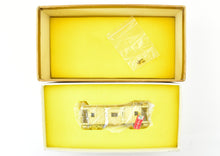 Load image into Gallery viewer, HO Brass Oriental Limited B&O - Baltimore & Ohio I-12 Wagon Top Bay Window Caboose