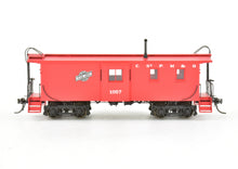 Load image into Gallery viewer, HO Brass DVP - Division Point C&NW - Chicago & North Western Standard Way Car Bay Window Type FP No. 1057
