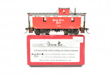 Load image into Gallery viewer, HO Brass DVP - Division Point NYC&St.L - Nickel Plate Road Offset Cupola 26' Wood Caboose, FP, "Speed Lettering" No. 147