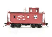 Load image into Gallery viewer, HO Brass Beaver Creek CM - Colorado Midland Wood Caboose Collector's Edition Pro-Painted