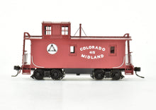 Load image into Gallery viewer, HO Brass Beaver Creek CM - Colorado Midland Wood Caboose Collector's Edition Pro-Painted