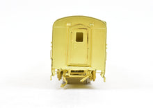 Load image into Gallery viewer, HO Brass Shoreham Shops GN - Great Northern 48 Seat Coach - Vestibule Forward