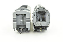 Load image into Gallery viewer, HO Brass CON Key Imports "Custom Series" NYC - New York Central 1940 20th Century Limited Dreyfuss Hudson and 6 Car Passenger Set