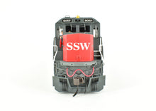 Load image into Gallery viewer, HO Atlas "Master Series" SSW - Cotton Belt GE Dash 8-40B No. 8057