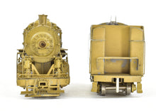 Load image into Gallery viewer, HO Brass Hallmark Models IC - Illinois Central 2-8-0 Steam Locomotive