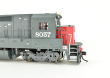 Load image into Gallery viewer, HO Atlas "Master Series" SSW - Cotton Belt GE Dash 8-40B No. 8057