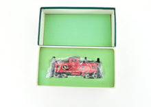 Load image into Gallery viewer, HO Brass PFM - Fujiyama GN - Great Northern "Big Sky" Steel Caboose CP No. X129
