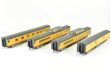 Load image into Gallery viewer, HO Rivarossi UP - Union Pacific Passenger Car Set B - 2 Vista Dome, 1 10-6 Pullman, 1 Baggage