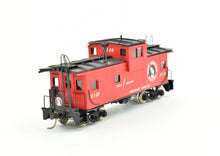 Load image into Gallery viewer, HO Brass PFM - Fujiyama GN - Great Northern "Big Sky" Steel Caboose CP No. X129