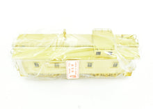 Load image into Gallery viewer, HO Brass CON OMI - Overland Models, Inc. C&NW - Chicago & Northwestern Wood Caboose No End Windows