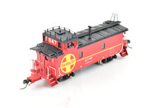 Load image into Gallery viewer, HO Brass Oriental Limited ATSF - Santa Fe Modern Peaked Roof Caboose Factory Painted