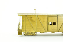 Load image into Gallery viewer, HO Brass OMI - Overland Models, Inc. GN - Great Northern "Bay Window" Wooden Caboose No. X-320