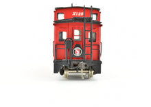 Load image into Gallery viewer, HO Brass PFM - Fujiyama GN - Great Northern "Big Sky" Steel Caboose CP No. X129
