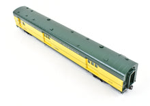 Load image into Gallery viewer, HO Brass Railway Classics C&NW - Chicago and North Western "400" Baggage 15' Mail RPO Car FP #8202