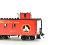 Load image into Gallery viewer, HO Brass NBL - North Bank Line GN - Great Northern 25' Truss Rod Caboose FP No. X296