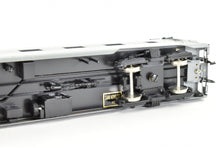 Load image into Gallery viewer, HO Brass CON Key Imports "Custom Series" NYC - New York Central 1940 20th Century Limited Dreyfuss Hudson and 6 Car Passenger Set