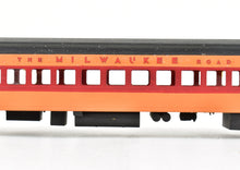 Load image into Gallery viewer, HO Brass Oriental Limited MILW - Milwaukee Road T. C. Hiawatha #498 Coach CP