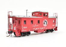 Load image into Gallery viewer, HO Brass OMI - Overland Models, Inc. GN - Great Northern 30' Wood Caboose Factory Painted No. X-213
