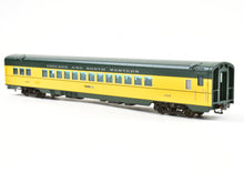 Load image into Gallery viewer, HO Brass Railway Classics C&NW - Chicago and North Western "400" 56-Seat Coach FP 3415