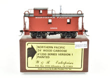 Load image into Gallery viewer, HO Brass W&R Enterprises NP - Northern Pacific 24' Wood Caboose #1200 Series Version 1 Painted