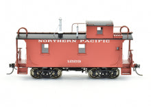 Load image into Gallery viewer, HO Brass W&R Enterprises NP - Northern Pacific 24' Wood Caboose #1200 Series Version 1 Painted