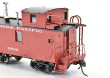 Load image into Gallery viewer, HO Brass W&R Enterprises NP - Northern Pacific 24' Wood Caboose #1200 Series Version 1 Painted