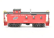 Load image into Gallery viewer, HO Brass OMI - Overland Models, Inc. C&NW - Chicago & North Western Wood Caboose Number Board Version CP