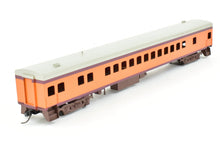 Load image into Gallery viewer, HO Brass NPP - Nickel Plate Products MILW - Milwaukee Road Hiawatha Coach FP