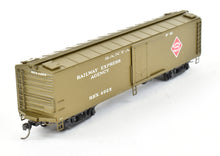 Load image into Gallery viewer, HO Brass- ambert REA - Railway Express Agency ATSF - Santa Fe Express Reefer Custom Painted