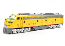 Load image into Gallery viewer, Wheel Wear: Almost none Noise: 4 of 10 - Moderate motor/gearbox noise  Operation: Runs well  Motor: Can Motor  Control: Analog – DC Only