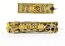 Load image into Gallery viewer, HO Brass Key Imports T&P - Texas & Pacific H-2r 2-8-2 Mikado #800 W/Elesco Feedwater Heater