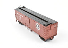 Load image into Gallery viewer, HO Brass NPP - Nickel Plate Products GN - Great Northern 40' Boxcar Custom Painted No. 7302