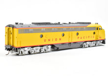 Load image into Gallery viewer, Wheel Wear: Almost none Noise: 4 of 10 - Moderate motor/gearbox noise  Operation: Runs well  Motor: Can Motor  Control: Analog – DC Only